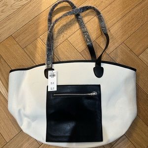 Abercrombie & Fitch Black and White Tote Bag